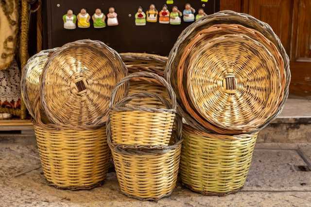 I tradizionali cestini di vimini: quei manufatti dai mille utilizzi che a Bari per� nessuno produce pi�